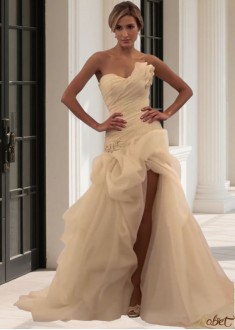 Beach Wedding Gown with Sweetheart Neckline – Organza Sweep Train Dress