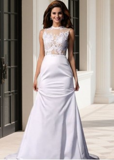 Elegant Satin Beach Wedding Dress with Applique – High Neck & Chapel Train