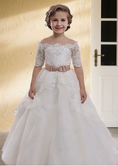 Off-the-Shoulder Tulle Flower Girl Dress – Floor-Length Ball Gown with Sash