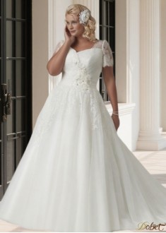 Plus Size Wedding Dress with Square Neckline and Short Sleeves – Bridal Gown